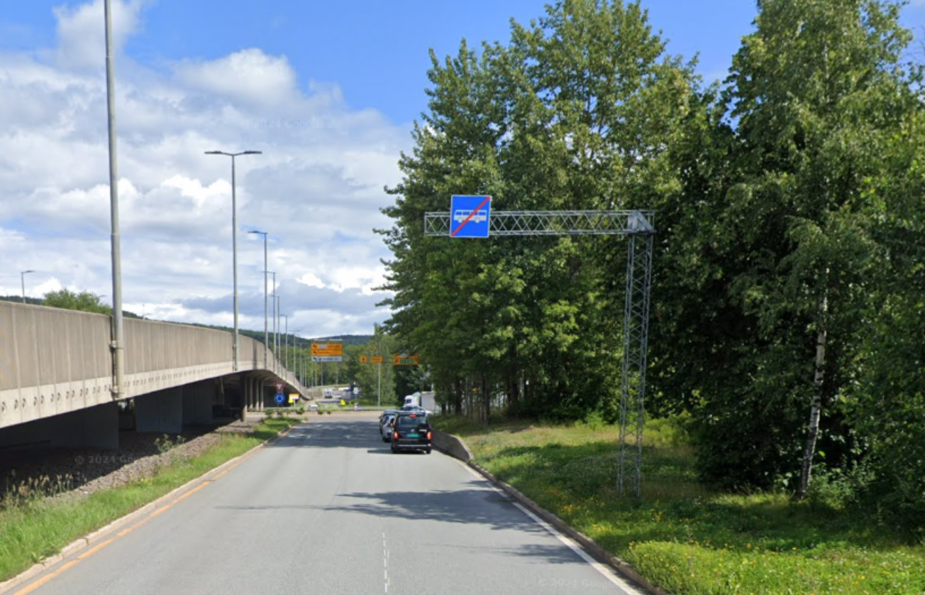 Slutt på kollektivfelt for buss-skilt