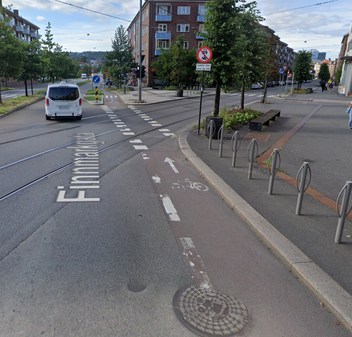 Et bilde av en sykkelkryssing uten fotgjengerfelt