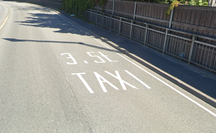 Bilde av tungtrafikkfelt-symbolet