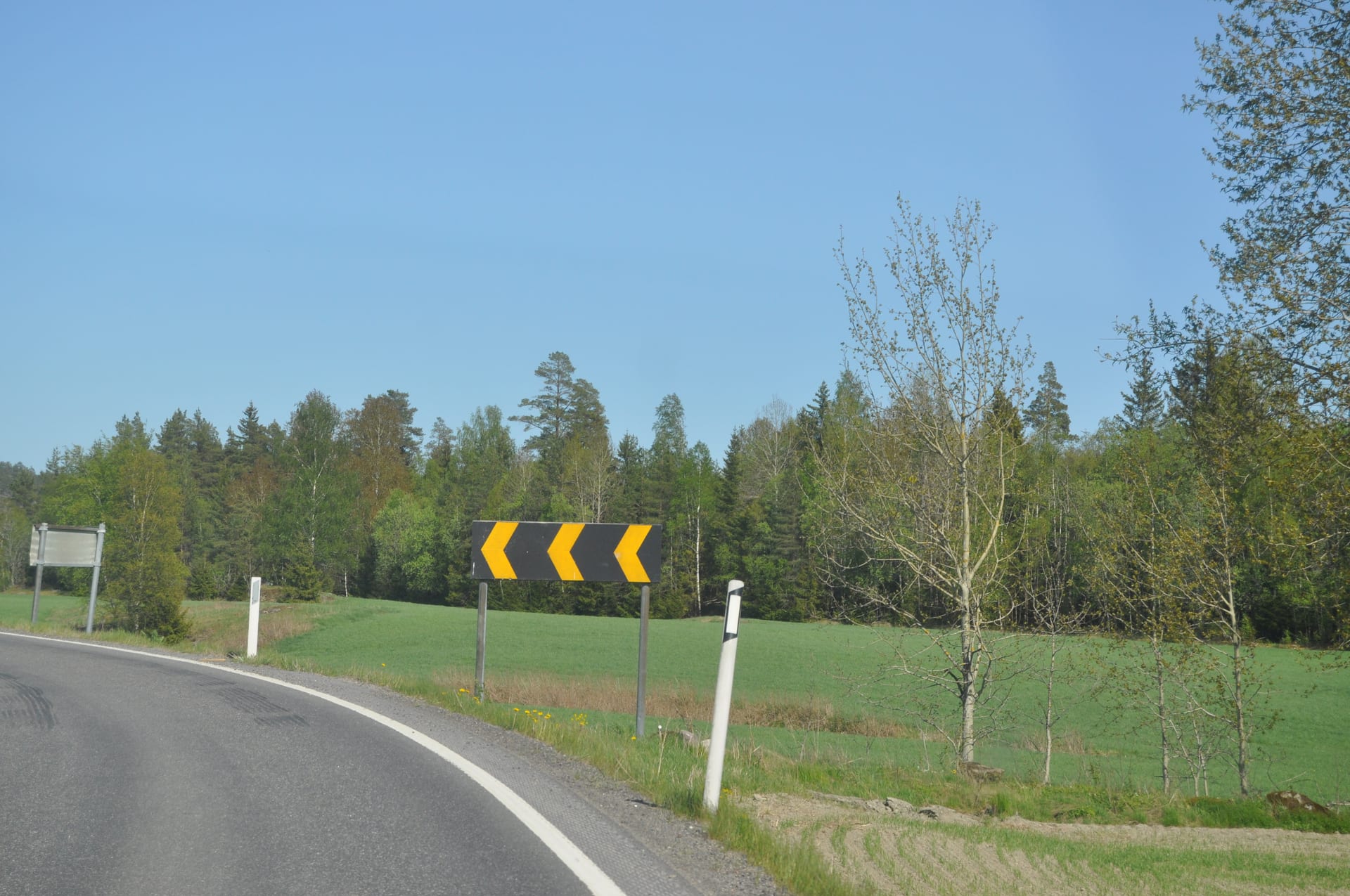 Bakgrunnsmarkering i en venstre sving
